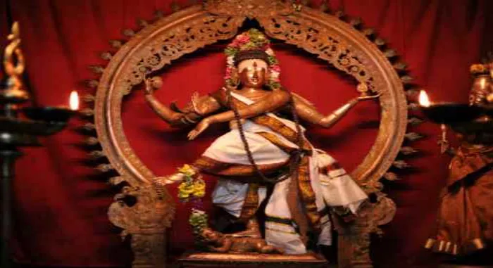 Uttarakosamangai Theertha pond, also known as Adhikaangai!.